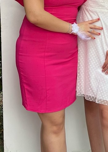 Fuşya pembe volanlı elbise - Görsel 2