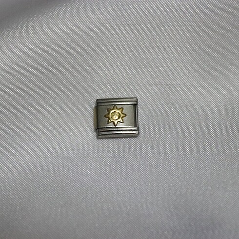 Güneş Nomi. Charm