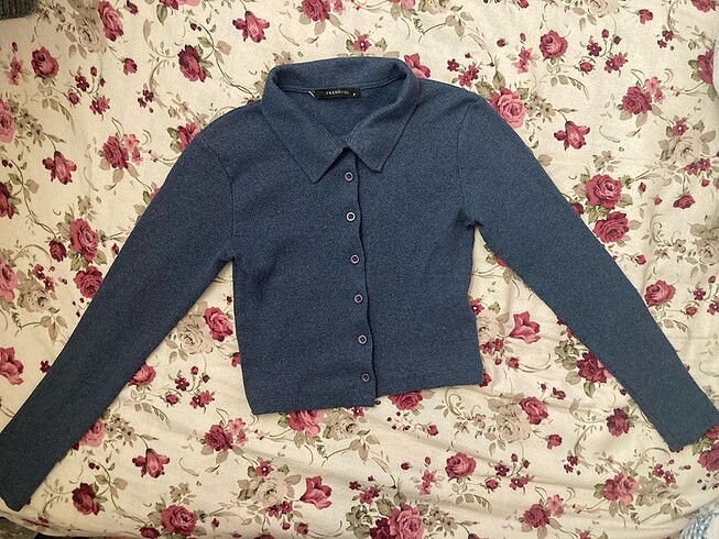 s Beden Trendyol Mila uzun kollu düğmeli crop