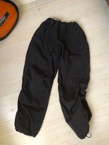 siyah paraşüt pantalon