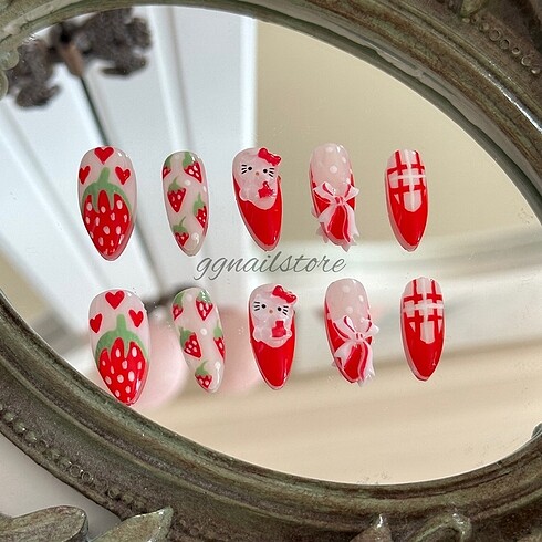 Beden Hello kitty takma tırnak