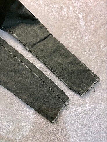 32 Beden Skinny Dar Kesim Haki Kot Pantolon