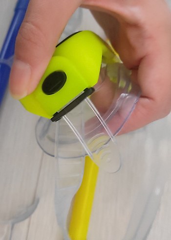 Renkli Yüzücü Maskeleri ve Şnorkel Seti - Görsel 3