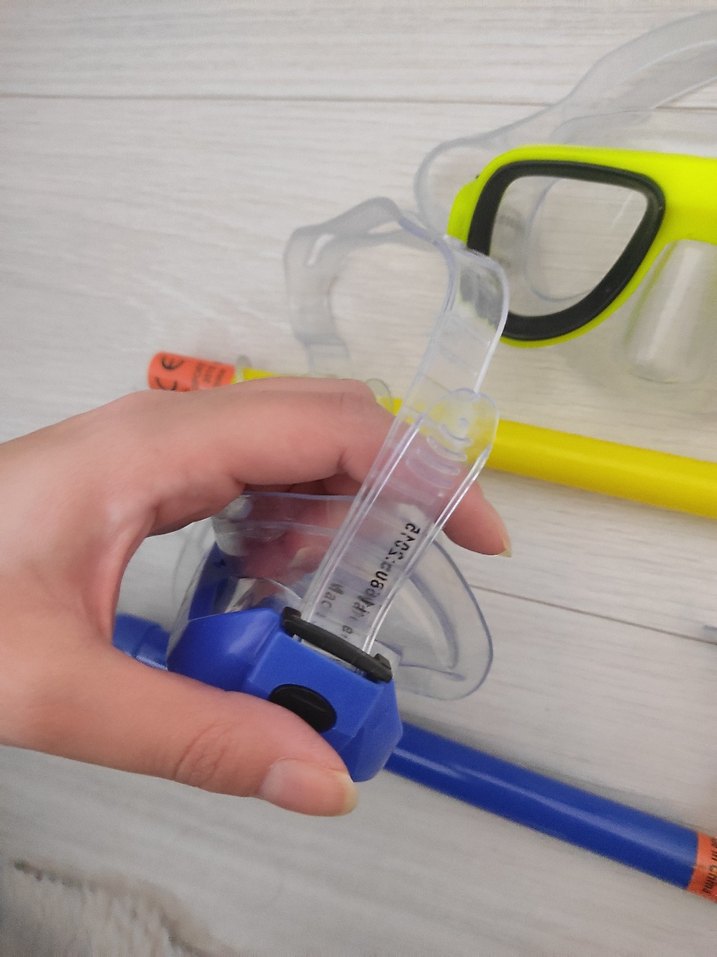 Renkli Yüzücü Maskeleri ve Şnorkel Seti - Görsel 2