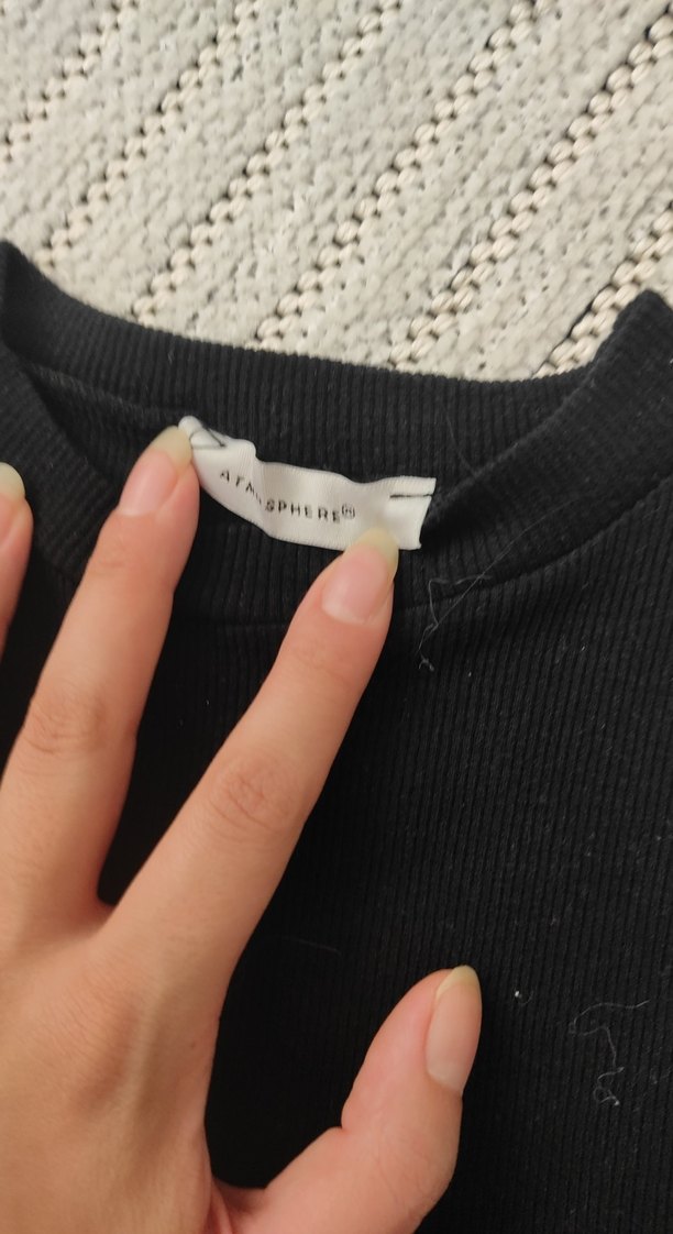 Siyah Yakalı Kolsuz body - Görsel 2