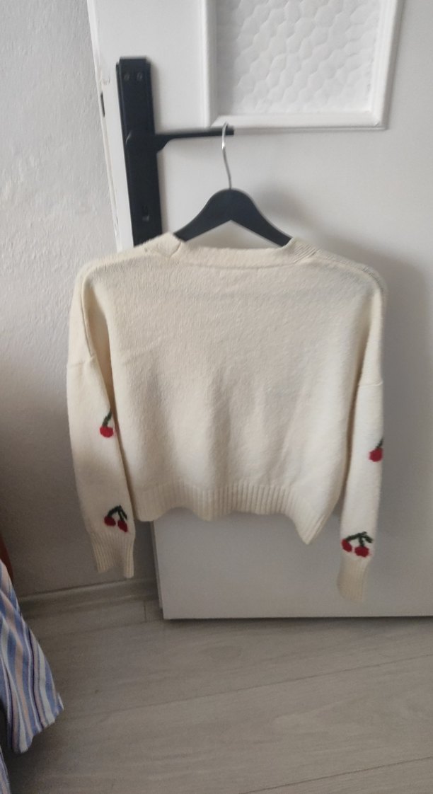 Nakışlı Kiraz Desenli Krem Triko Hırka - Görsel 3