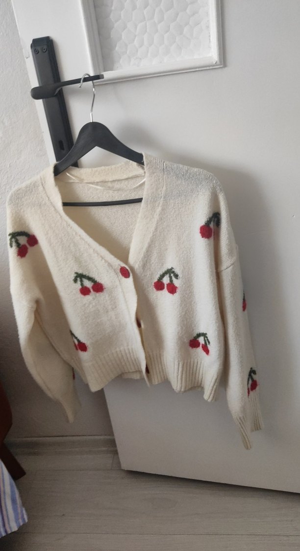 Nakışlı Kiraz Desenli Krem Triko Hırka - Görsel 4