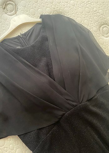 Siyah V Yaka Transparan Kısa Kollu Midi Elbise - Görsel 3