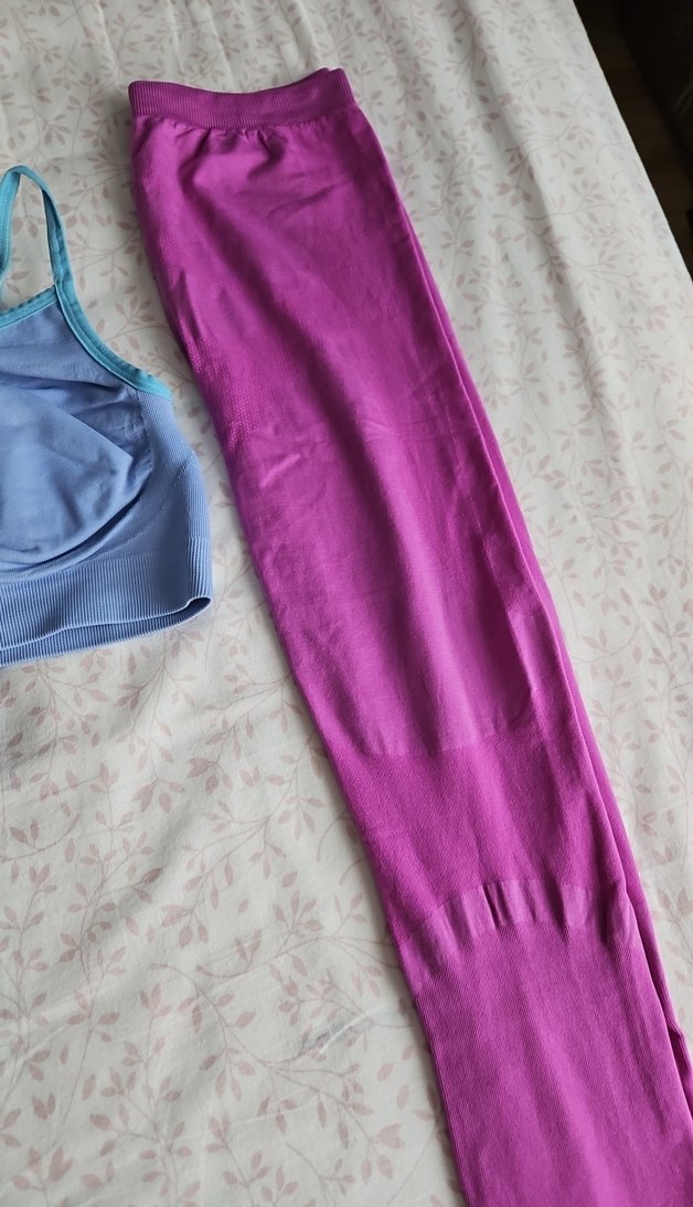 mavi spor atlet ve mor midi tayt takım - Görsel 3