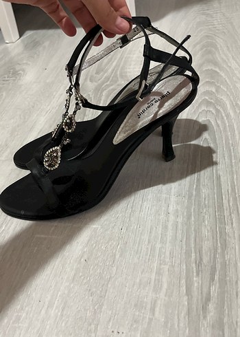 Pierre Cardin Siyah Taşlı İnce Topuklu Kadın Ayakkabı