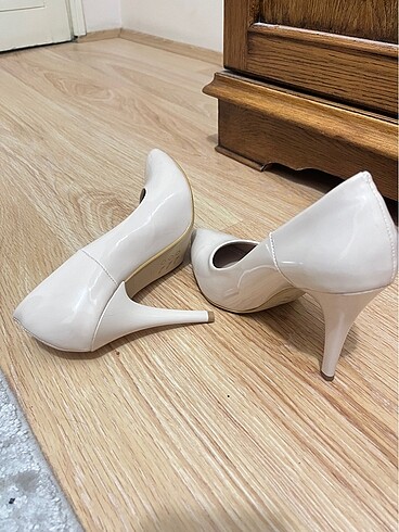 37 Beden Stiletto