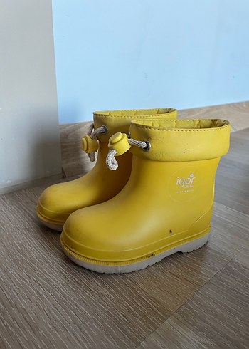 Igor Sarı Yağmur Botu