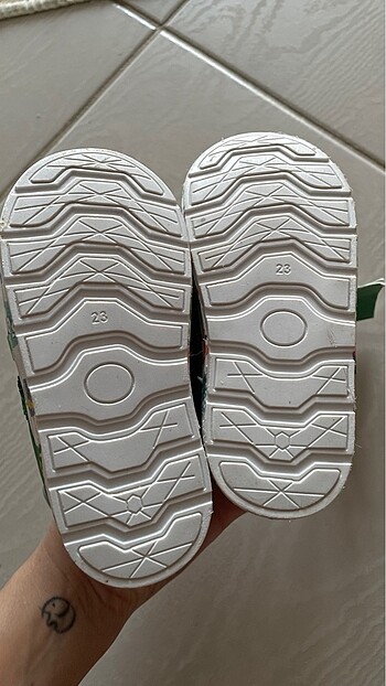 23 Beden yeşil Renk Benetton erkek bebek sneaker ayakkabı