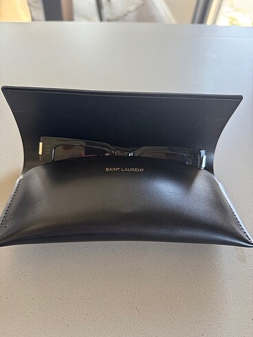  Beden yeşil Renk Saint Laurent güneş gözlüğü