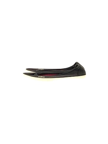 Lacoste Babet %70 İndirimli.