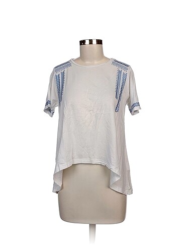 Beymen T-shirt %70 İndirimli.