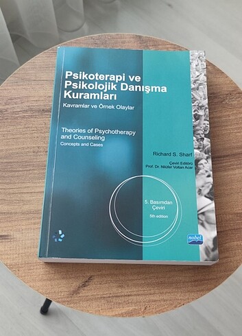 Psikoterapi ve Psikolojik Danışma Kuramları Kitabı 
