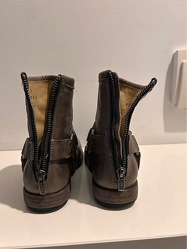 36 Beden camel Renk Orjinal frye company bot