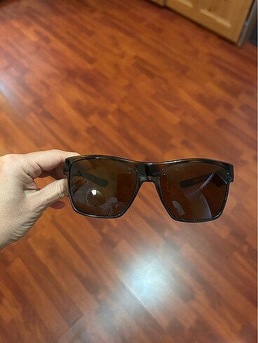 Oakley güneş gözlüğü