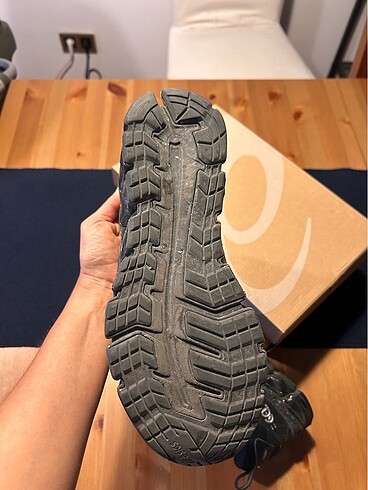 41 Beden Asics gel ayakkabı