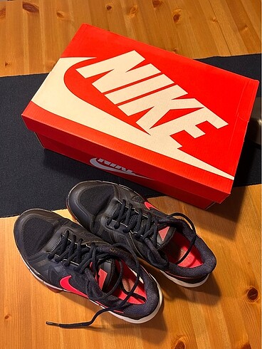 Nike spor ayakkabı