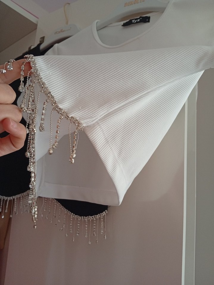 Zincir Detaylı Beyaz Kadın El Zinciri - Görsel 4