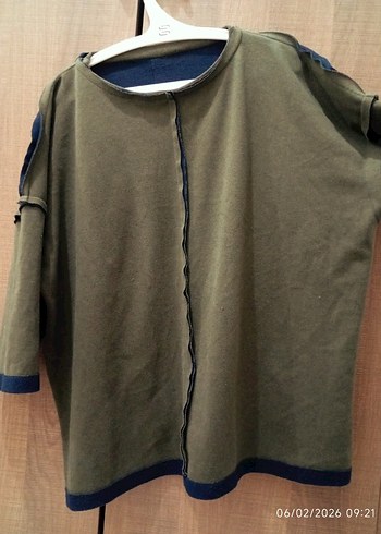 Haki dikiş detaylı tişört - Görsel 2