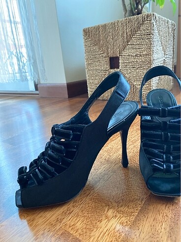 Manolo Blahnik ayakkabı