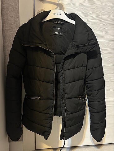 BERSHKA Mont