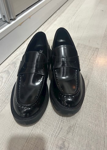 Zara Siyah Deri Tokalı Blok Topuklu Loafer Kadın Ayakkabı - Görsel 2