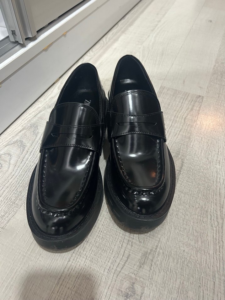 Zara Siyah Deri Tokalı Blok Topuklu Loafer Kadın Ayakkabı - Görsel 2