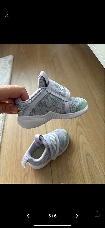 20 Beden çeşitli Renk Adidas spor ayakkabısı