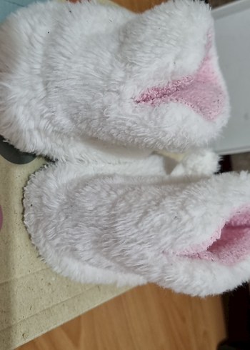 Kız Çocuk Beyaz Nakışlı Peluş Ev Terliği - Görsel 3