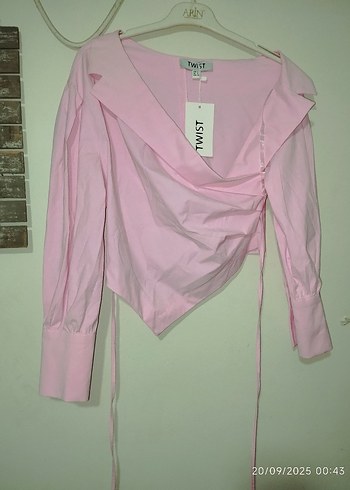 Pembe Drapeli V Yaka Uzun Kollu Mini Bluz