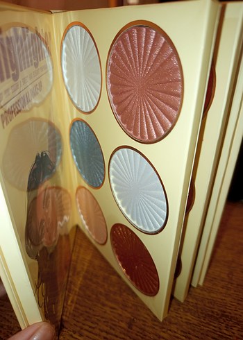 URATM Beauty Color Bomb Makyaj Seti - Görsel 3