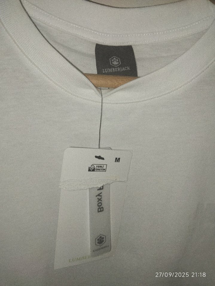 Kadın Beyaz Baskılı Kısa Kollu Tişört - Görsel 3