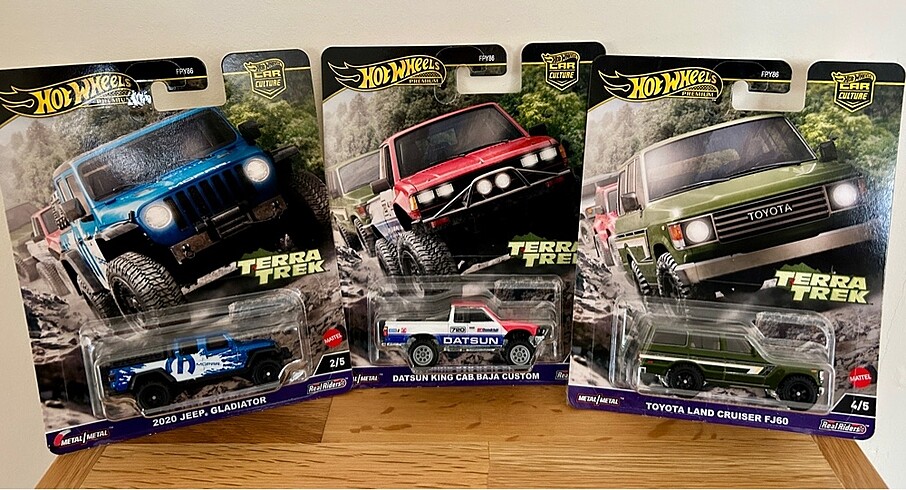 Hotwheels Premium Terra Trek 3 adet