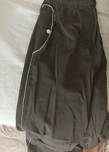 m Beden Kadın yanları taşlı paraşüt pantolon 