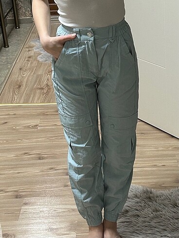 32 Beden mavi Renk Bershka kargo pantolon