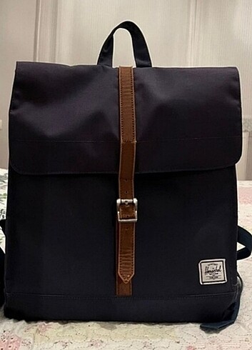 Herschel City Lacivert Kadın Sırt Çantası 