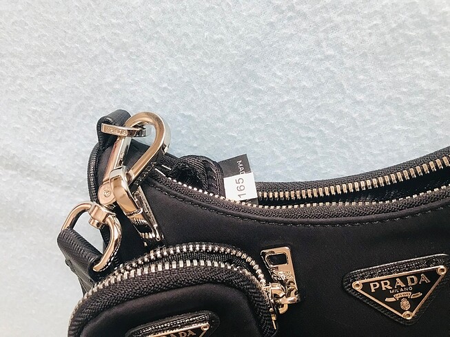 Prada Orjinal PradaRe-Edition 2000 Mini Çanta BU FİYATA YOKK