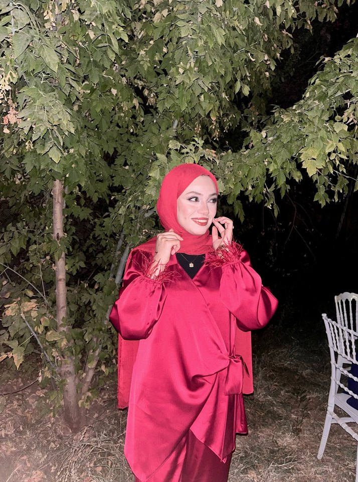 Şal dahil Uzun Kollu kırmızı takım elbise - Görsel 2