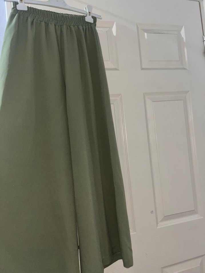 Kemer Detaylı Kolsuz takım - Görsel 2