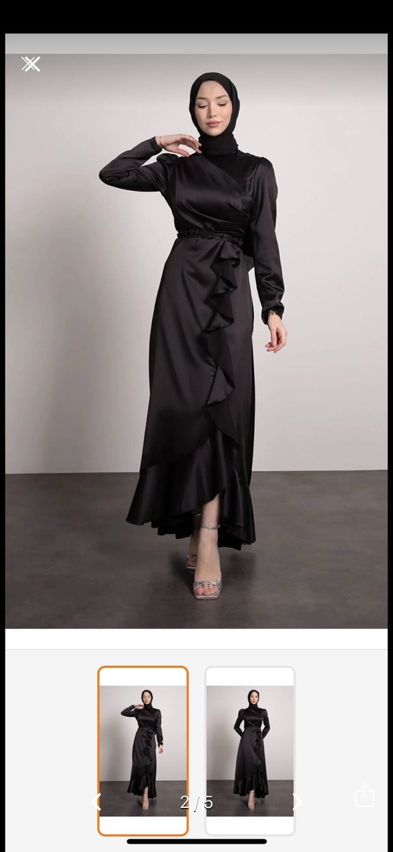 Siyah Uzun Saten Elbise, Fırfırlı, Yüksek Yakalı - Görsel 2