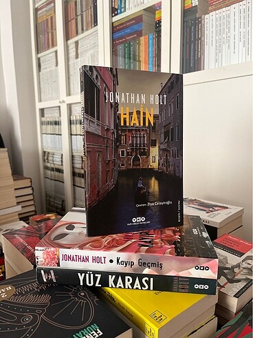 Jonathan Holt Kitapları