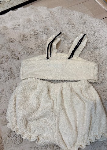 Nakışlı Kürklü Krem pijama - Görsel 5