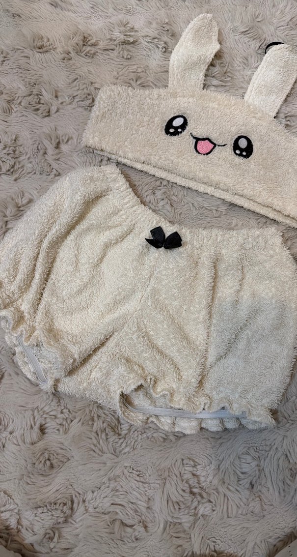 Nakışlı Kürklü Krem pijama - Görsel 3