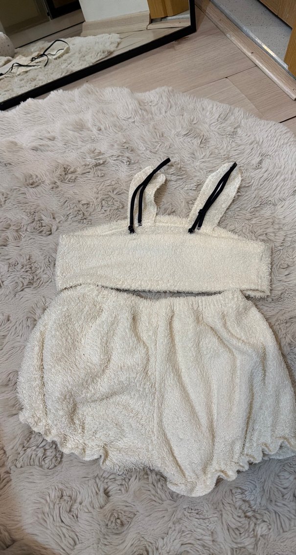 Nakışlı Kürklü Krem pijama - Görsel 5