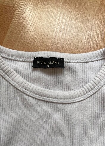 River Island Ayıcık baskılı sıfır kol tişört