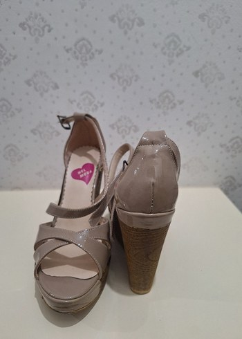 Bej Kadın Dolgu Topuklu Sandalet - Görsel 5